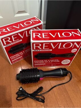 Revlon One-Step Volumizing Hair Dryer Brush - Black and Pink
